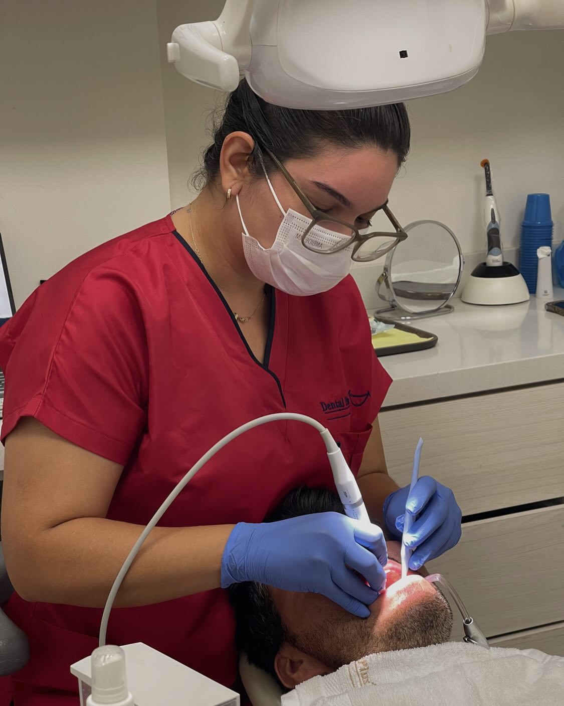 Modern equipment treatments at dental clinic Cancun